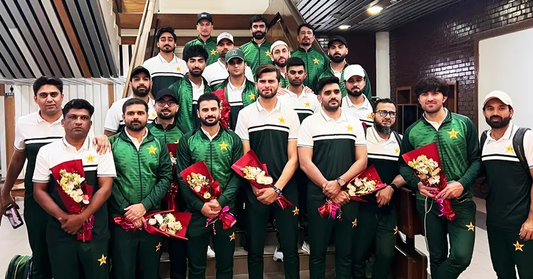 পাকিস্তান ক্রিকেট দলকে ফুল দিয়ে বরণ করে নেয়া হয়েছে